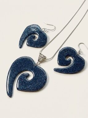 Blue Glitter Heart Swirl Necklace & Earrings Set